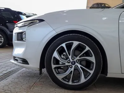 2025 فورد توروس تايتينيوم