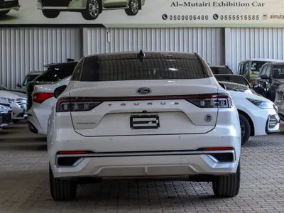 2025 فورد توروس تايتينيوم