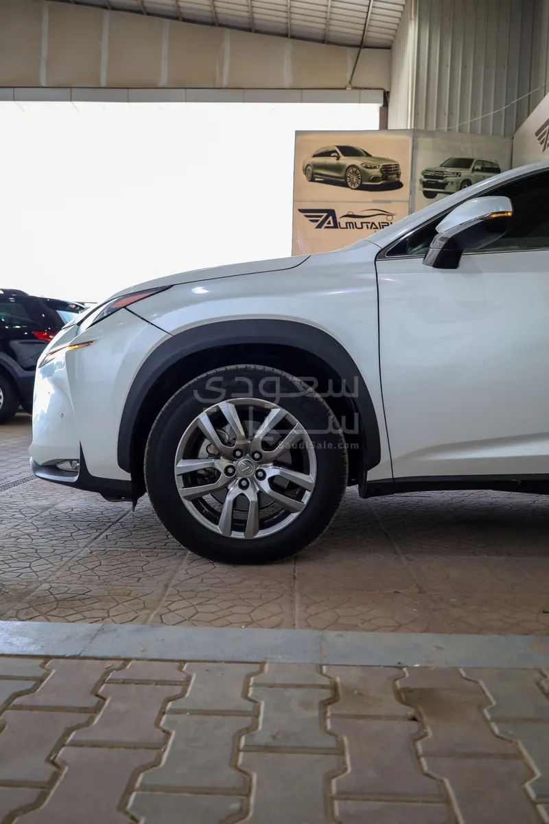 2016 لكزس إن إكس 200تي