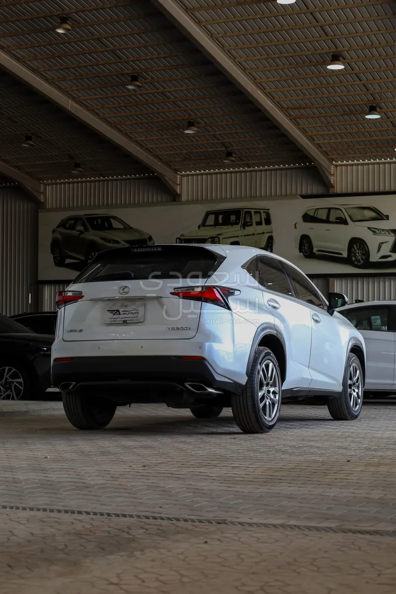 2016 لكزس إن إكس 200تي