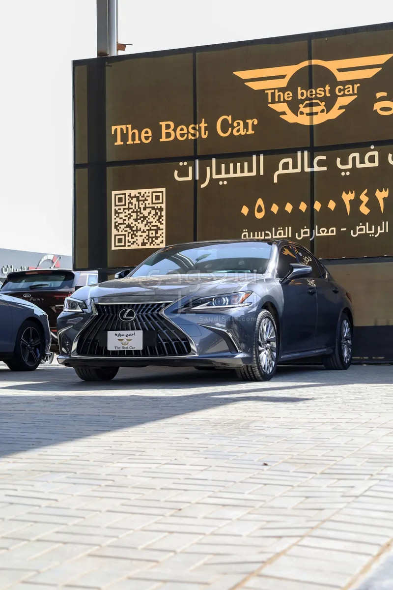 2023 لكزس إي إس 350