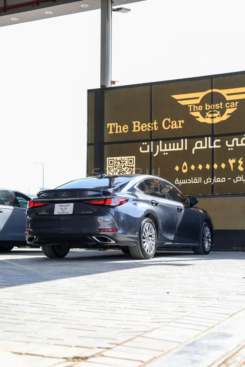 2023 لكزس إي إس 350