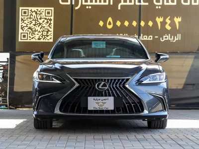 2023 لكزس إي إس 350