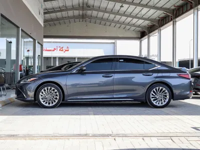 2023 لكزس إي إس 350