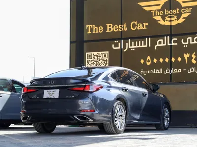 2023 لكزس إي إس 350