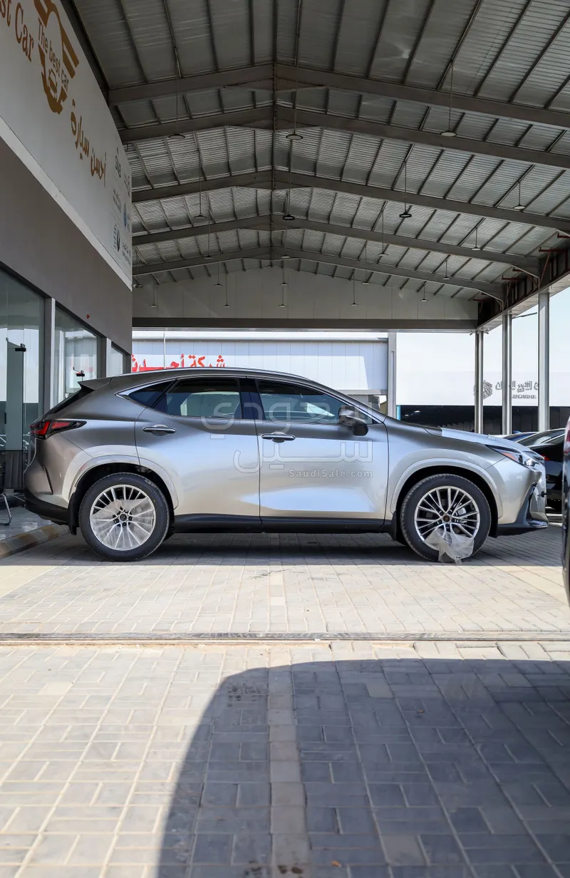 2026 لكزس إن إكس 350