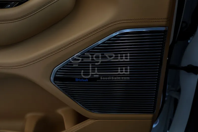 2023 جييب جراند شيروكي ساميت