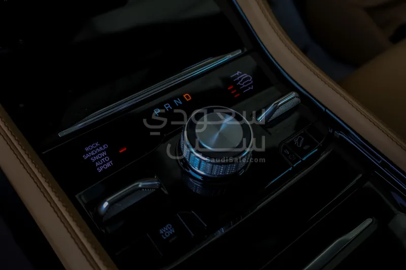 2023 جييب جراند شيروكي ساميت