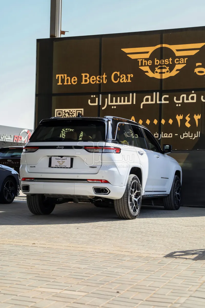 2023 جييب جراند شيروكي ساميت
