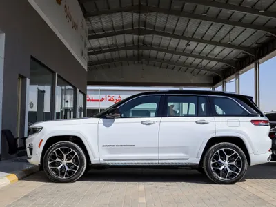 2023 جييب جراند شيروكي ساميت