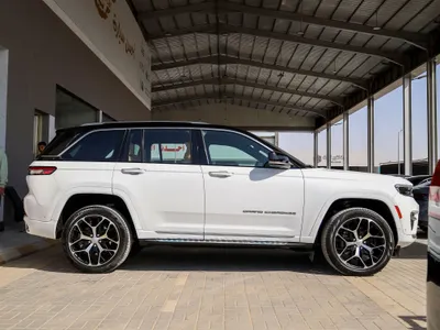 2023 جييب جراند شيروكي ساميت