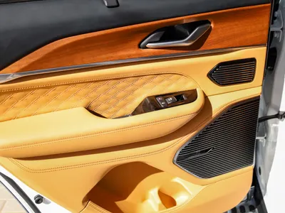 2023 جييب جراند شيروكي ساميت