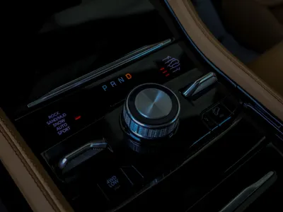 2023 جييب جراند شيروكي ساميت