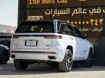 2023 جييب جراند شيروكي ساميت