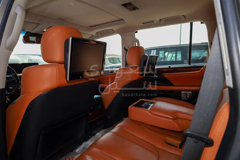 2016 لكزس إل إكس 570