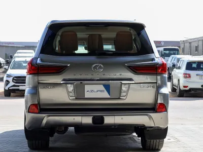 2016 لكزس إل إكس 570