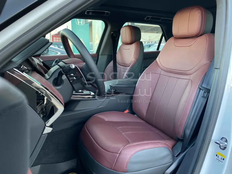 2025 Land Rover Range Rover Sport SE