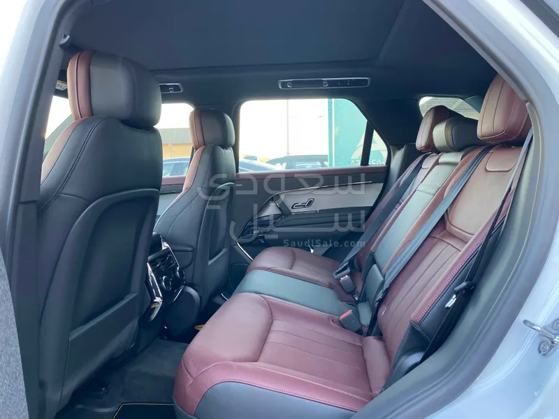 2025 Land Rover Range Rover Sport SE