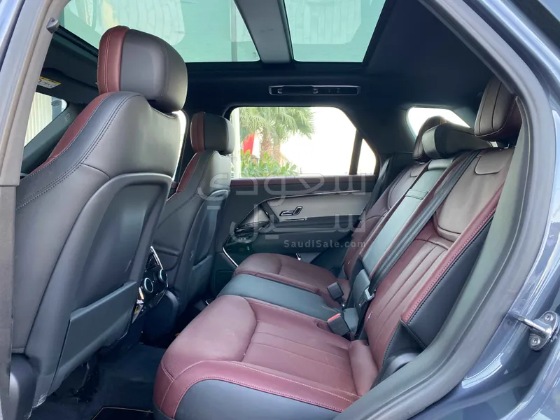 2025 لاند روفر رينج روفر سبورت اس اي