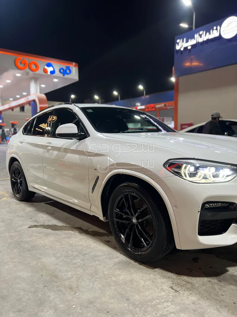 2020 بي ام دبليو الفئة اكس 4