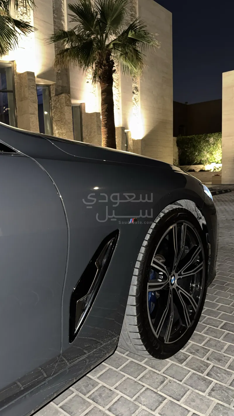 2021 بي ام دبليو الفئة الثامنة إم 850 أي