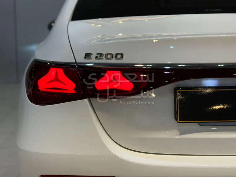 2025 مرسيدس - بنز إي 200 أي إم جي