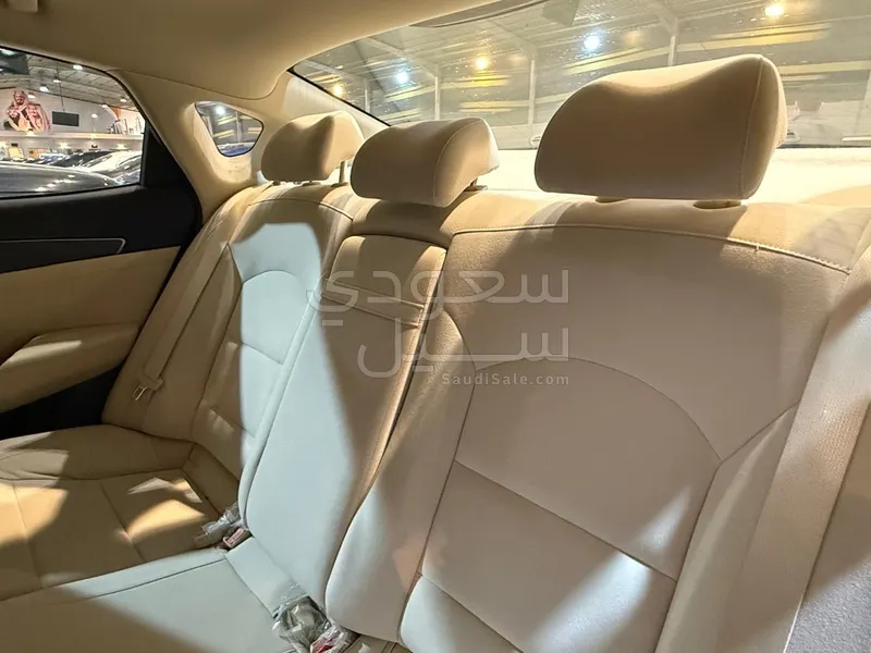 2021 كيا كادينزا