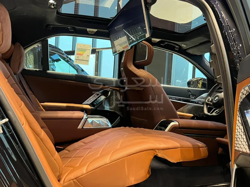 2025 بي ام دبليو الفئة السابعة 760أي