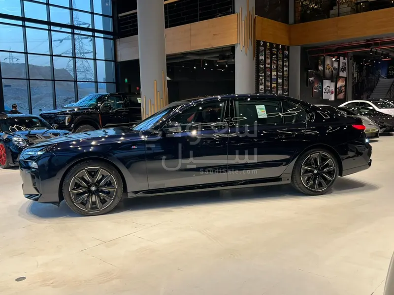 2025 بي ام دبليو الفئة السابعة 760أي