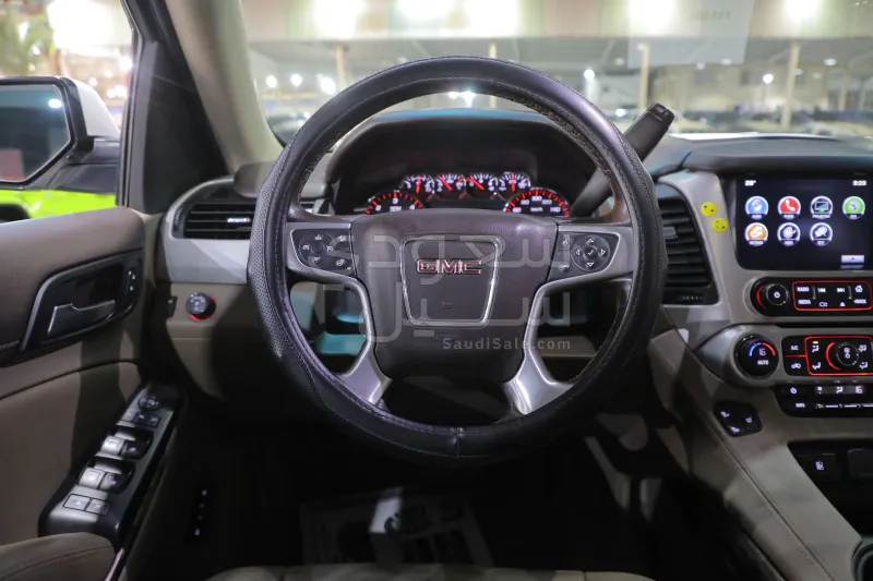 2017 جي ام سي يوكون اس ال تي