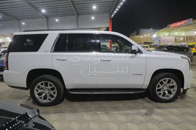 2017 جي ام سي يوكون اس ال تي