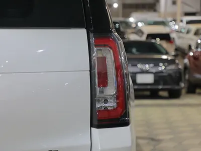 2017 جي ام سي يوكون اس ال تي