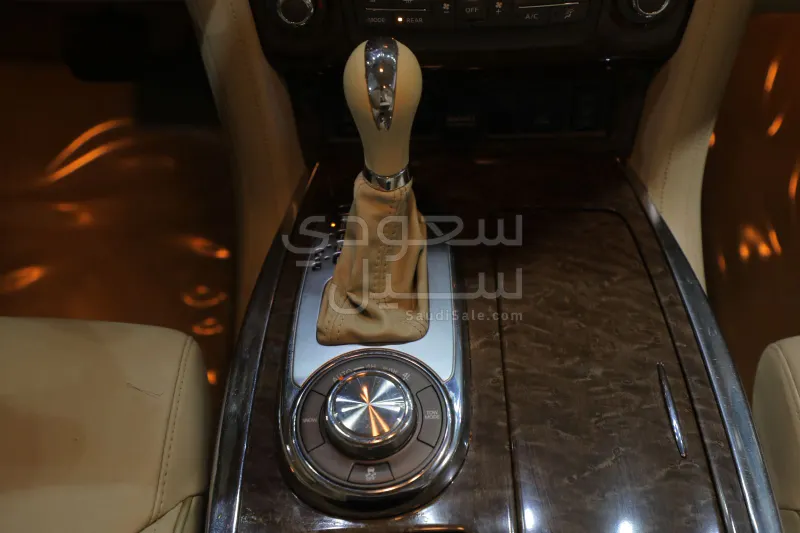 2016 انفينيتي كيو اكس 80