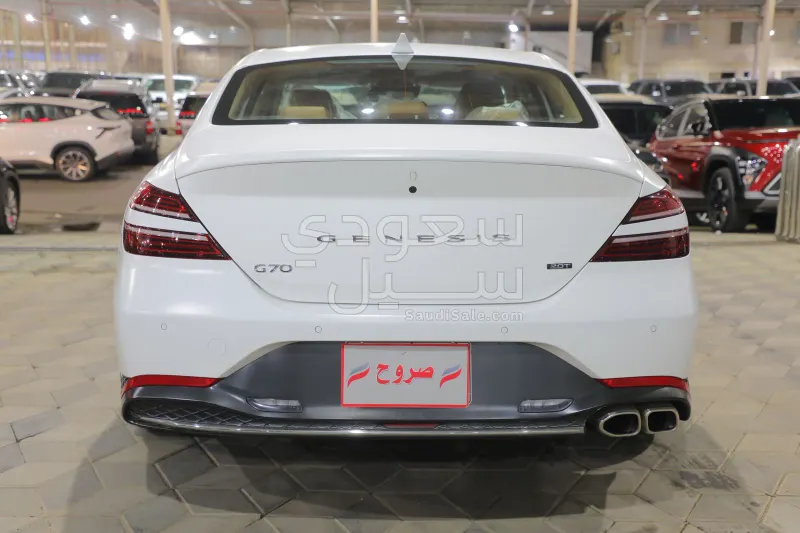 2023 جينيسيس جي 70