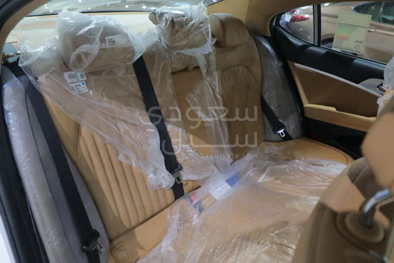 2023 جينيسيس جي 70