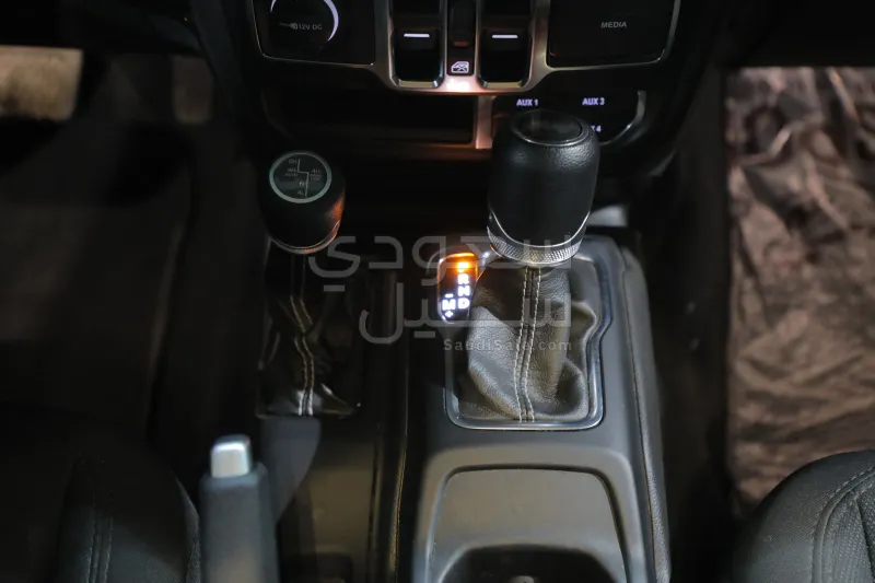 2021 جييب رانجلر صحارى