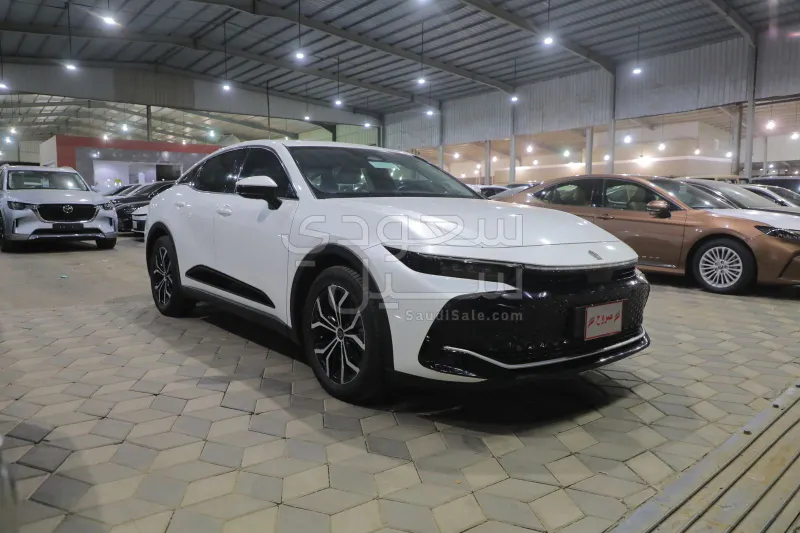 2023 تويوتا كراون بريميوم