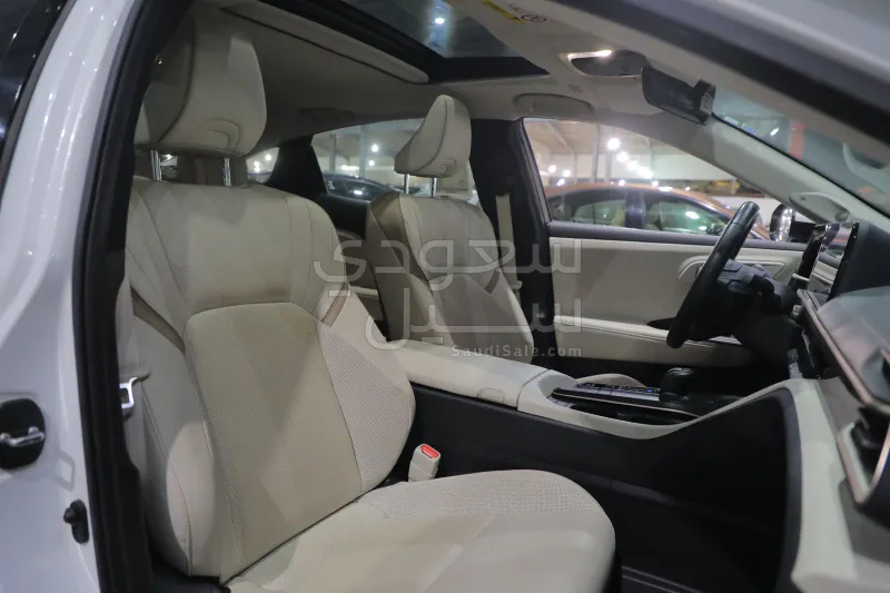 2023 تويوتا كراون بريميوم