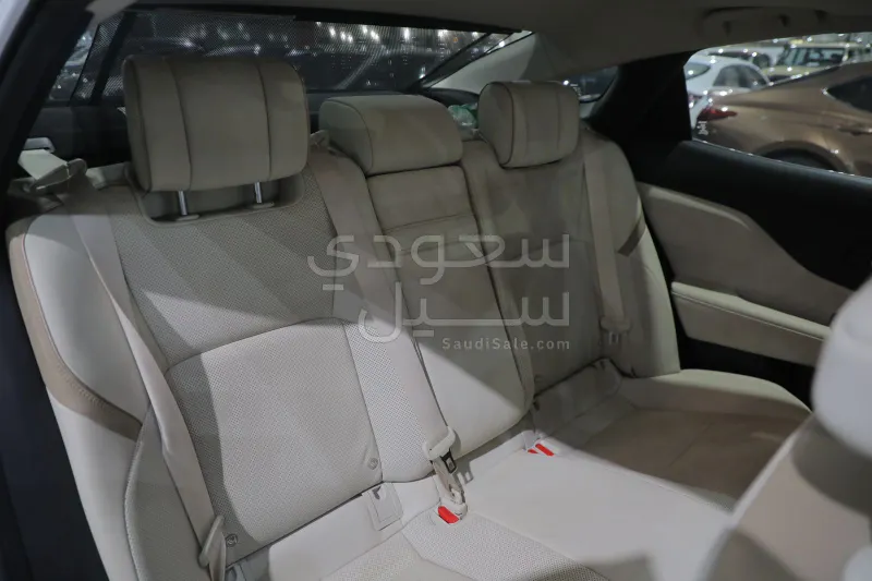 2023 تويوتا كراون بريميوم