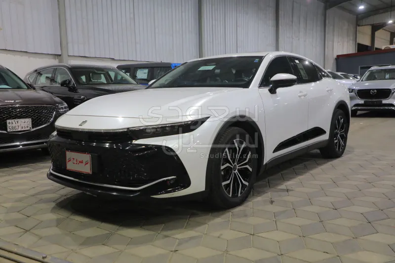 2023 تويوتا كراون بريميوم