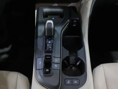 2023 تويوتا كراون بريميوم