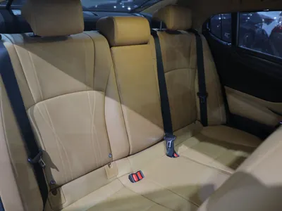 2023 لكزس إي إس 250