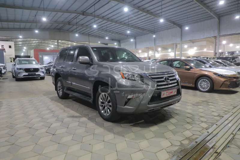 2014 لكزس جي إكس 460