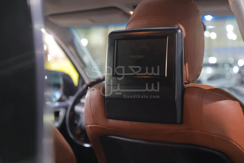 2014 لكزس جي إكس 460