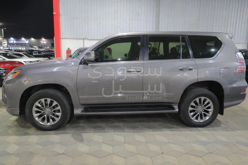 2014 لكزس جي إكس 460