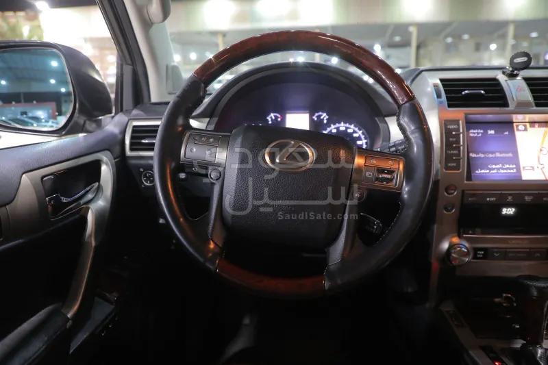 2014 لكزس جي إكس 460