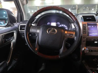 2014 لكزس جي إكس 460