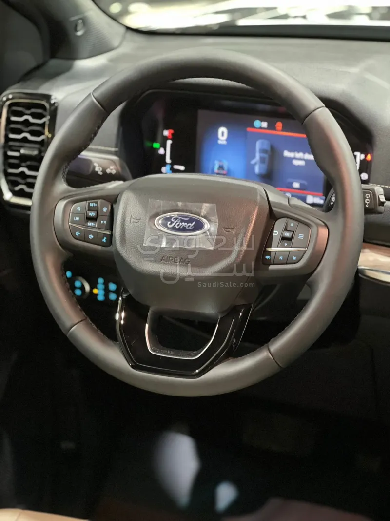 2025 فورد ايفرست