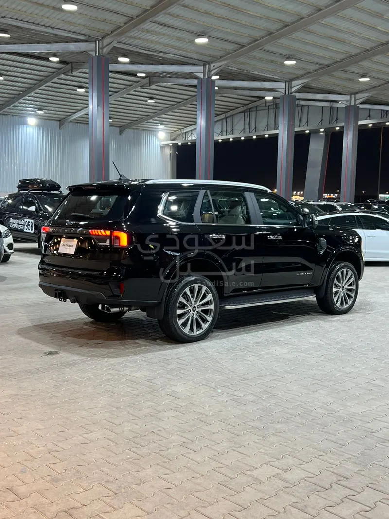 2025 فورد ايفرست