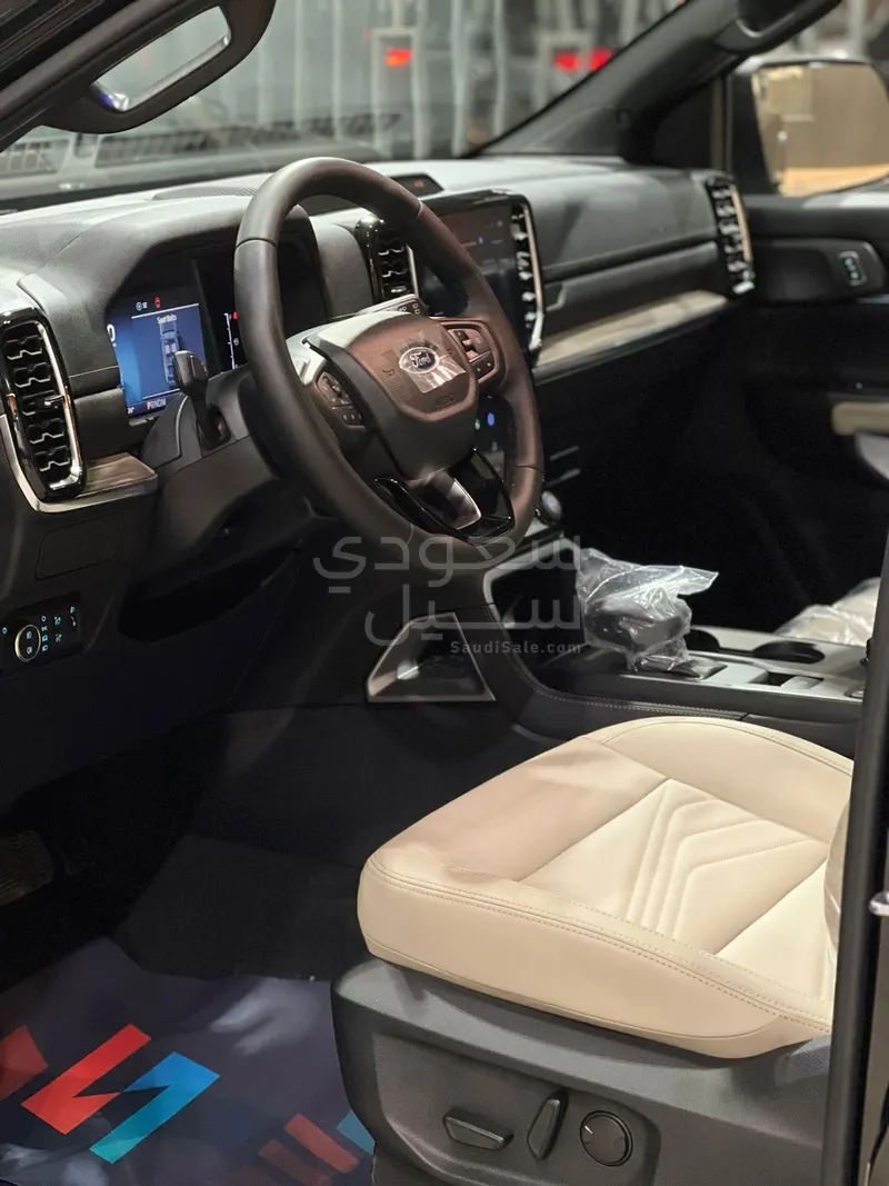 2025 فورد ايفرست